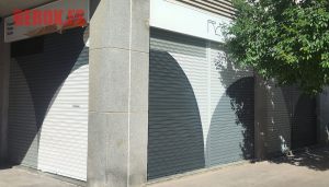 Mural Graffiti Persianas Rocio Celaya Grises Logo 300x100000